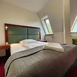 Penzion Etna - W Centrum Sklářská Poruba