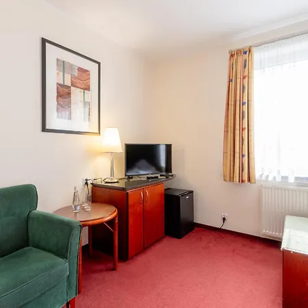 Etna - W Centrum 게스트하우스 3*