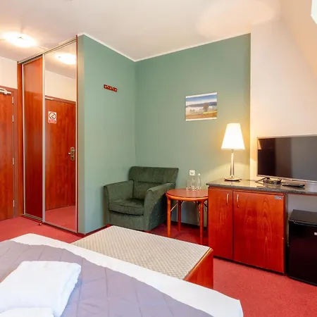 Etna - W Centrum 3* שצ'קלארסקה פוראובה